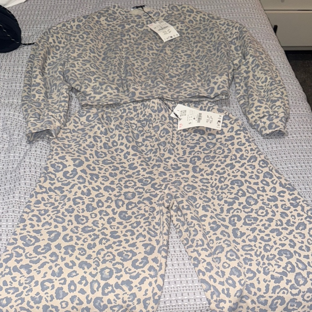 Zara Kids Gray and Cream Animal Print Pajama Set
